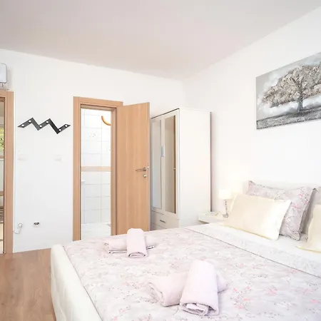 بيت ضيافة Edi - Zf Hvar هفار