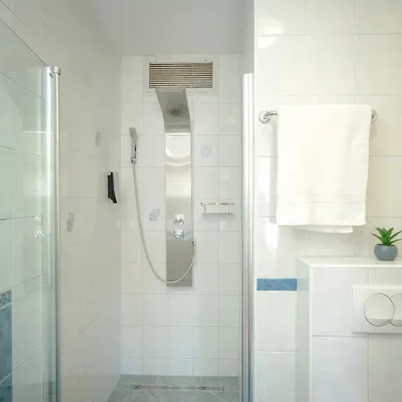 Edi - Zf Hvar Gæstehus 4*